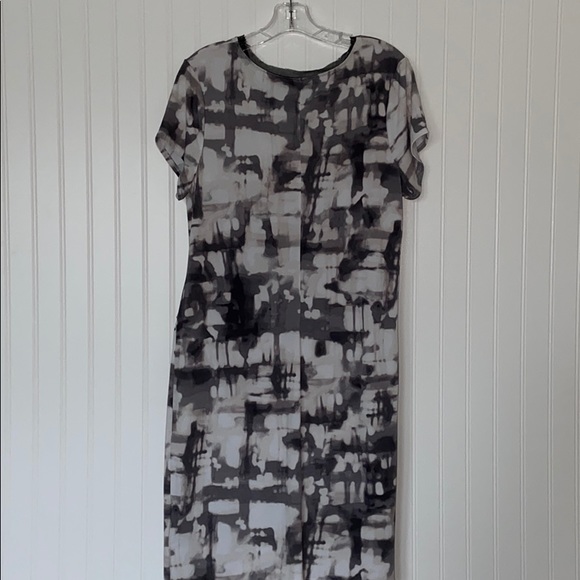 Simply Vera Gray Drop Waist Shift Dress - Picture 4 of 4